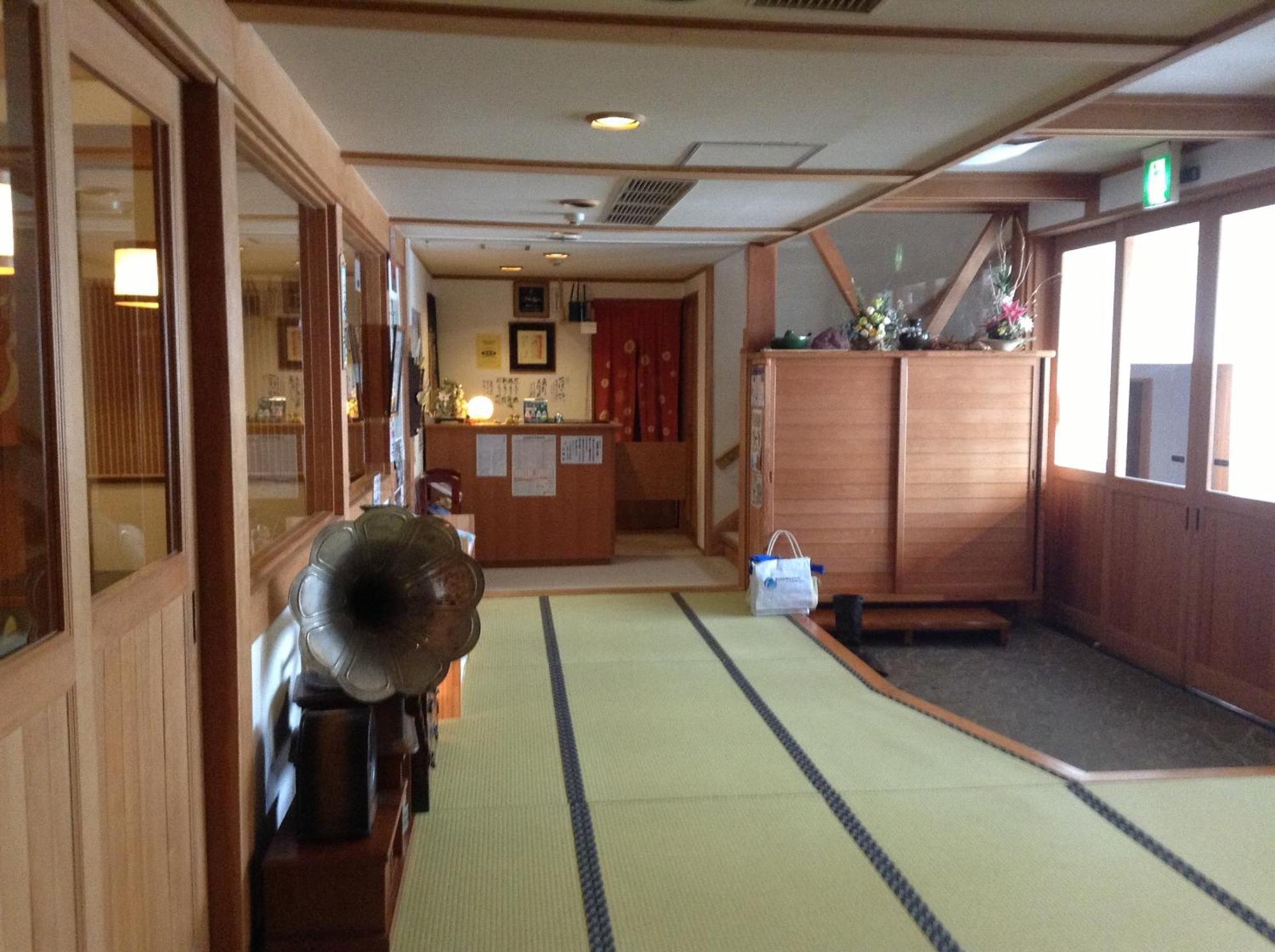Minamiya 山とねこと遊ぶ宿 みなみ家 هاكوبا المظهر الخارجي الصورة